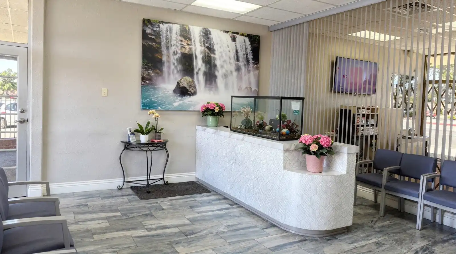The practice provides single-tooth replacements and All-on-4 full-arch restorations using four strategically placed implants